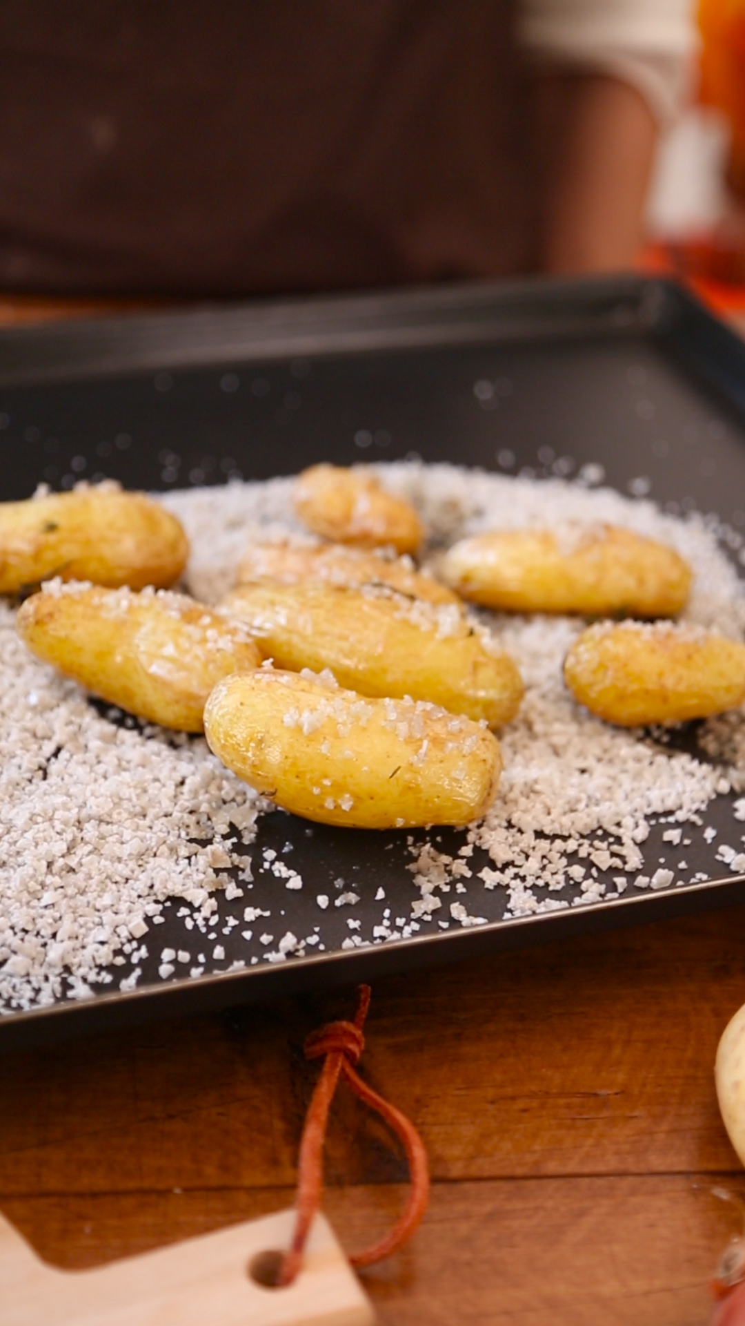 Pas à pas les petites pommes de terre au sel et herbes