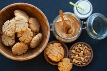 © istock - Des cookies au beurre de cacahuÃ¨tes avec 3 ingrÃ©dients