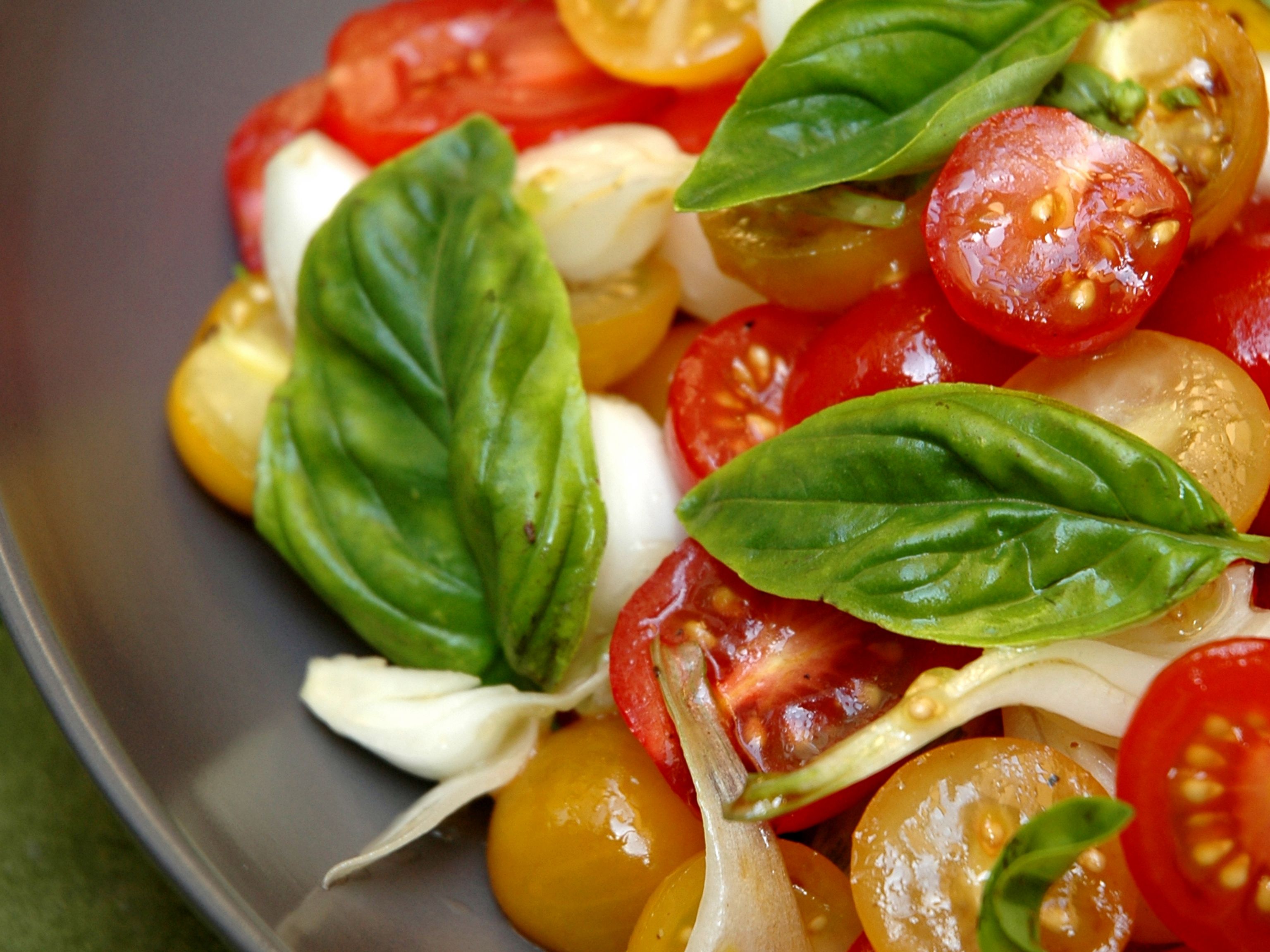 Salade De Tomates Cerises Aux Oignons Frais Recette De Salade De