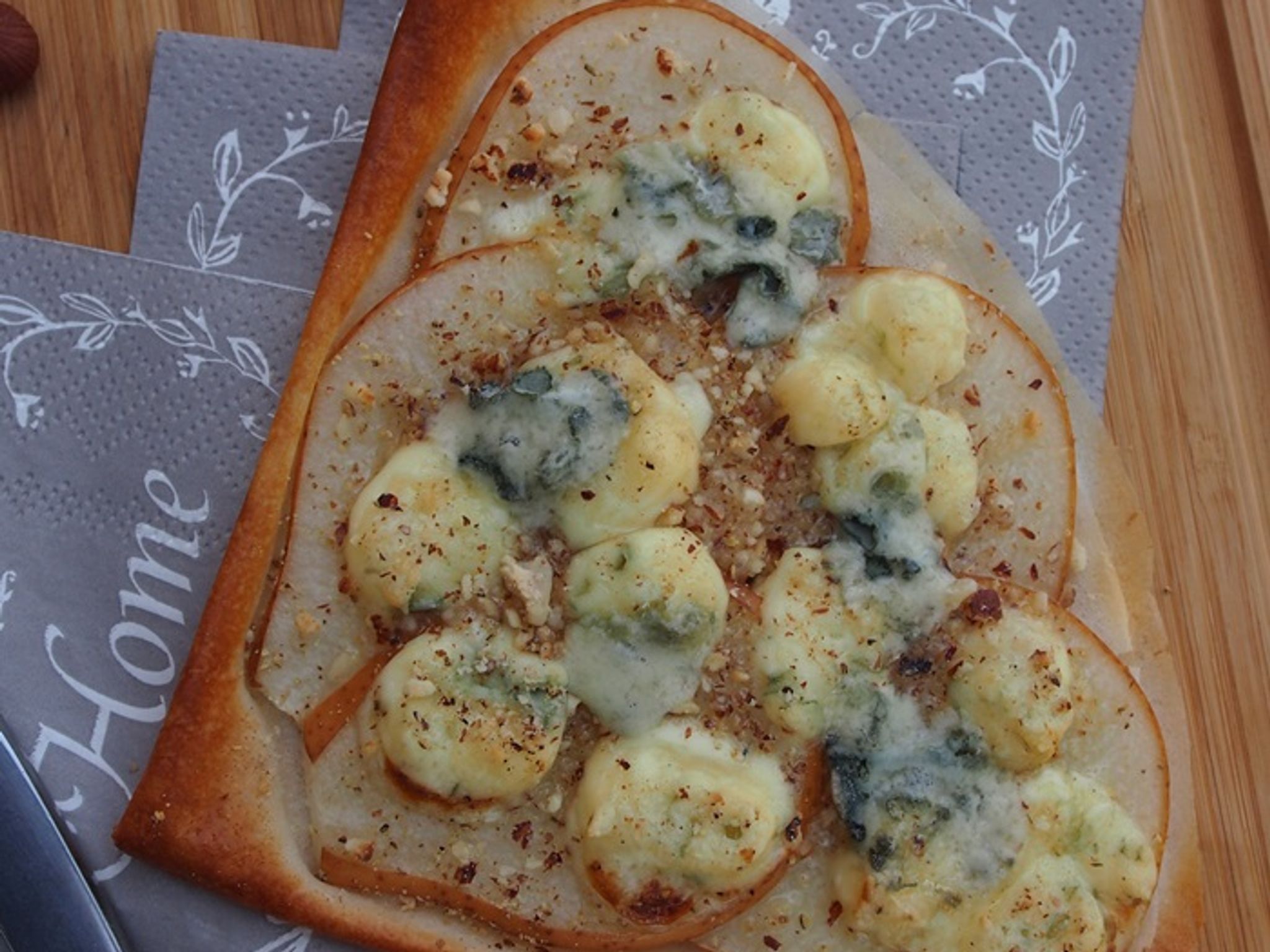 Tartes Fines Aux Poires Bleu D Auvergne Recette De Tartes Fines Aux