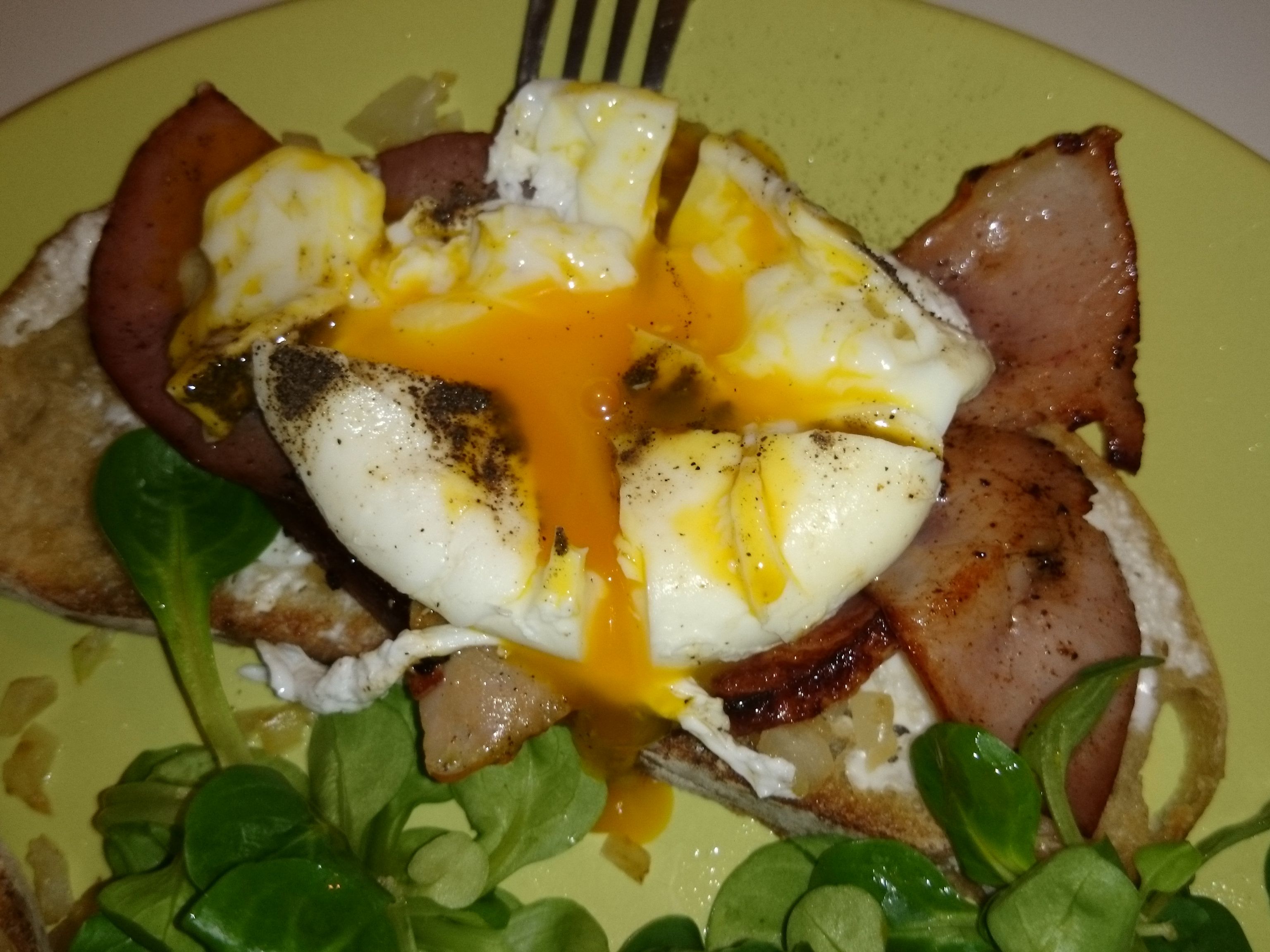 Oeuf poché sur son nid gourmand Recette de Oeuf poché sur son nid