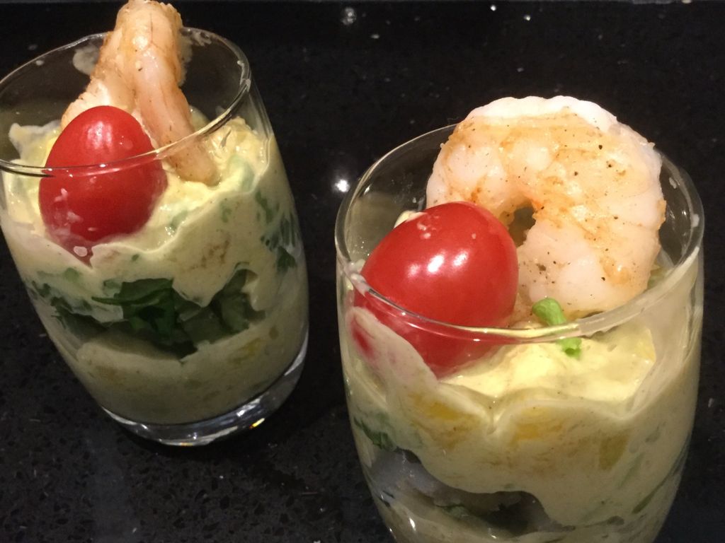 Verrine avocat mangue mâche et crevettes Recette de Verrine avocat mangue mâche et