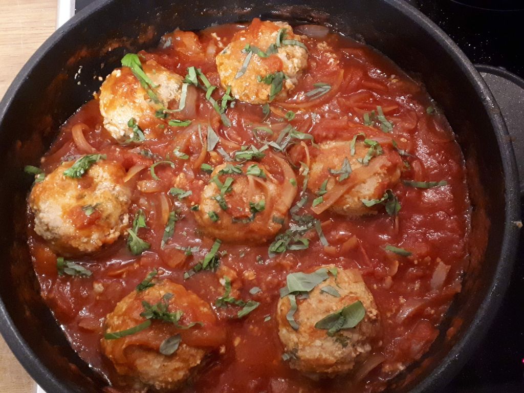 Boulettes De Veau Au Parmesan Sauce Tomate Au Basilic Recette De