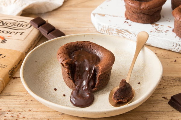 Coeurs Coulants Au Chocolat Noir Nestl Dessert Recette De Coeurs