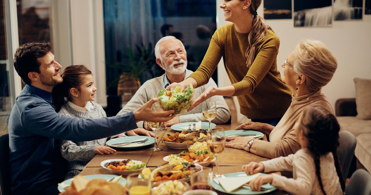 Savez Vous Pourquoi Il Ne Faut Pas Poser Les Coudes Sur La Table