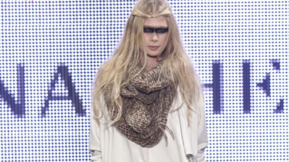 Jena Theo auf der London Fashion Week Herbst/Winter 2001/12