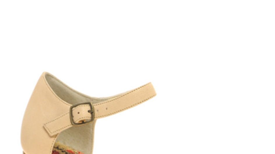 Peeptoes, Pumps & Co: Die schönsten Wedges 2011