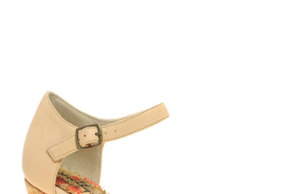 Peeptoes, Pumps & Co: Die schönsten Wedges 2011