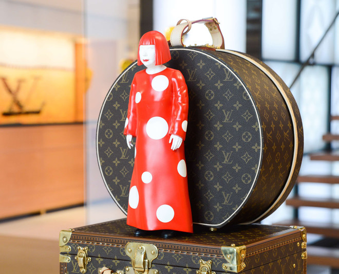 La nueva colección de Louis Vuitton y Yayoi Kusama llena de
