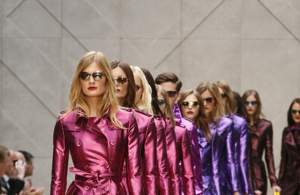 Trenchcoat Parade! Burberry zeigt glänzende Mode in London