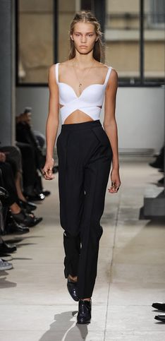 Balenciaga, sexy minimaliste