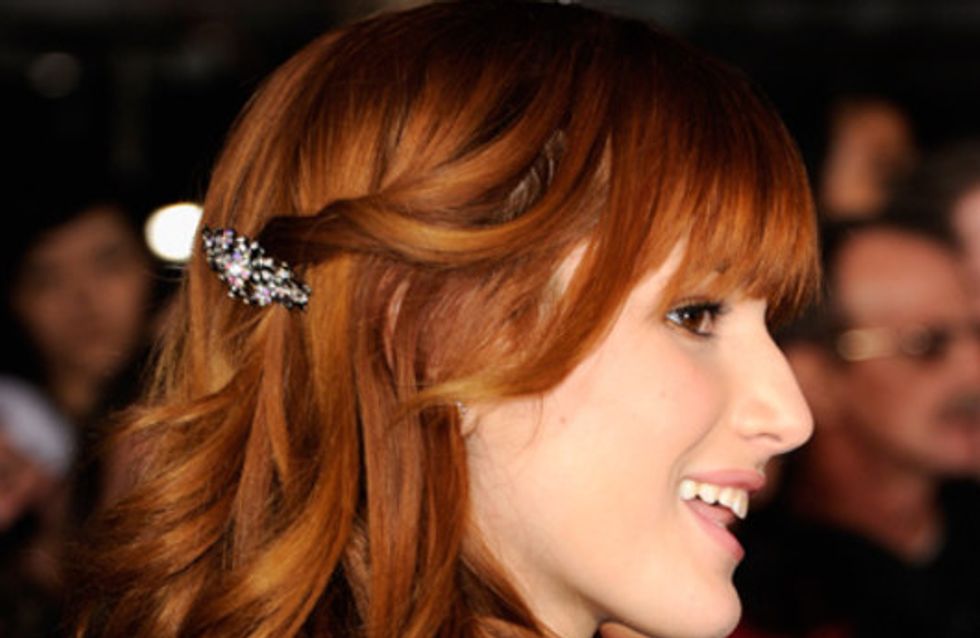 Glitzerklammer und Blütenkranz: So tragen die Stars Haarschmuck