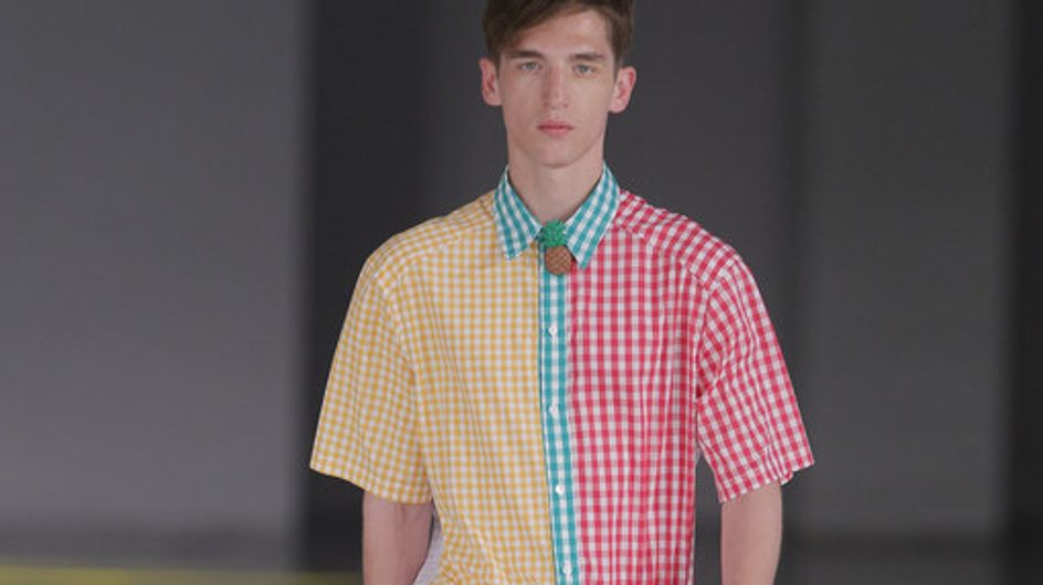 Estallido de color y estilo funky en el desfile de Krizia Robustella