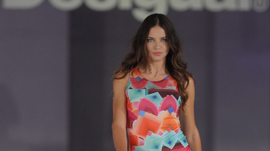 Adriana Lima abre una colección de ensueño para Desigual