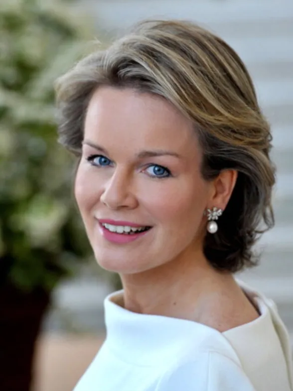 Prinses/fashionista: de stijlsuccessen van Mathilde