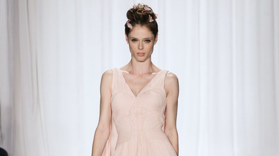 Zac Posen saca su lado más romántico en New York Fashion Week