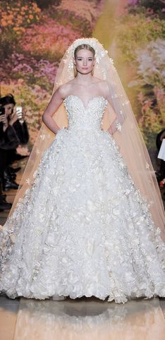 Für Luxus-Bräute: Die schönsten Haute Couture Brautkleider 2014