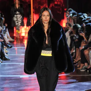 Modeshow Alexandre Vauthier Haute Couture Herfst-Winter 2014/2015 Parijs