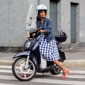 Street Style con falda midi, llévala como prefieras