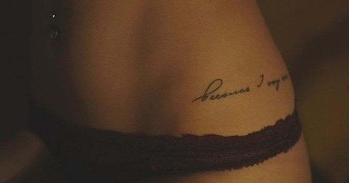 Tatuagem na cintura: 50 inspirações criativas e femininas