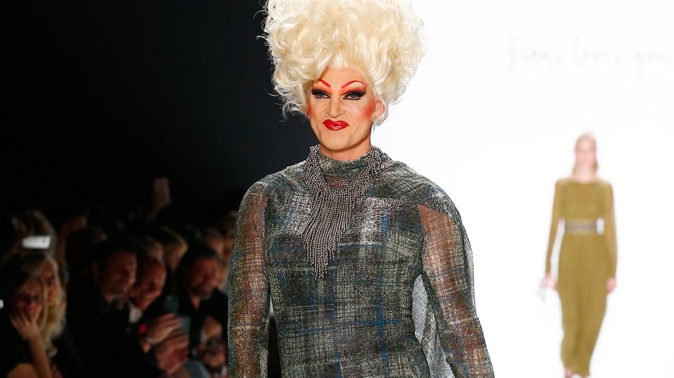 Der wohl ungewöhnlichste Runway: SO mischt Riani die Berliner Fashion Week auf!