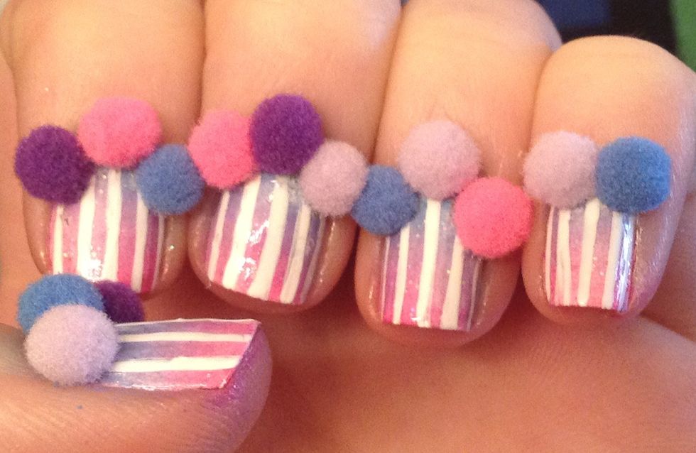 Uñas con pompones, la nueva moda sólo apta para las nailfreaks