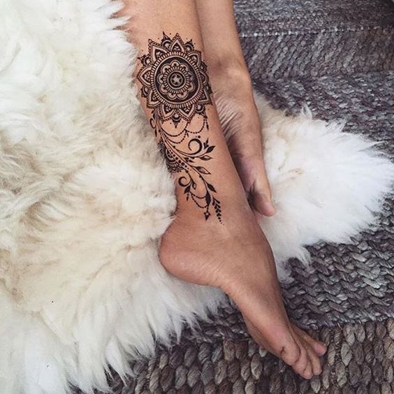 Motive mandala tattoo frau Tattoo Motive