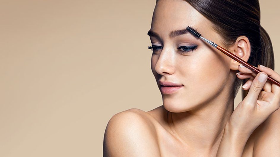 Sobrancelhas em alta! Veja 30 produtos para realçá-las
