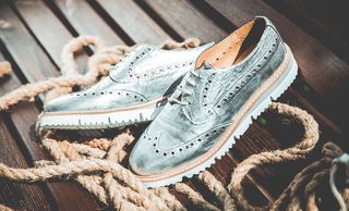 Metal é o novo preto! Sapatos metalizados