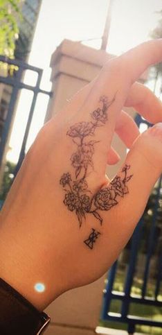 50 tatouages fleuris qui nous font envie