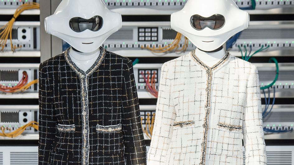 Von Klonkriegern und Hip-Hop-Girls: So skurril war die Fashion-Show von Chanel!