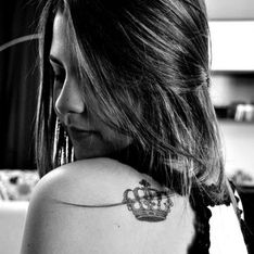 ¡God save the Queen! 60 tatuajes de coronas dignos de la realeza