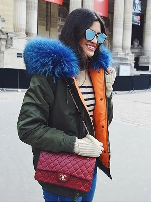 Parkas con capuchas de colores, ¡dale un toque alegre al invierno!