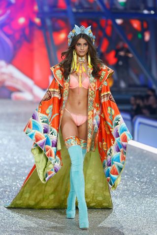 Victoria 039 S Secret Fashion Show 16 All The Looks