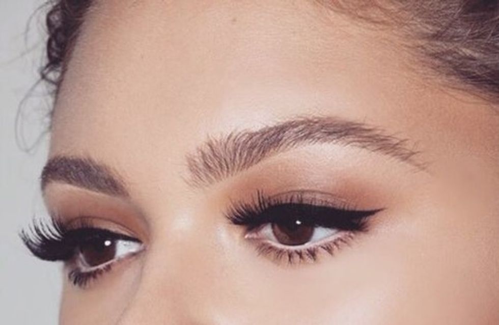 O batom aqui é neutro – e o look fica deuso, tá?