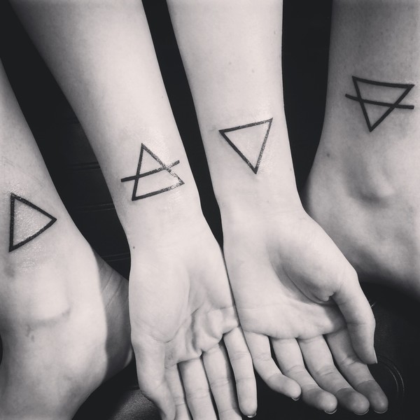 Tattoos que representam os 4 elementos (Fogo, Água, Terra e Ar)