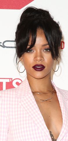 Gli hairstyle e i trucchi preferiti da Rihanna: i beauty look della cantante