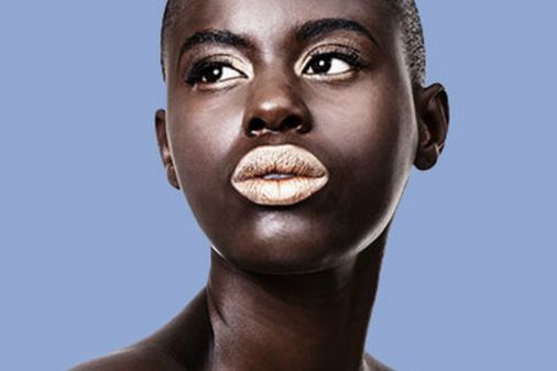 Trend alert: batom metálico!