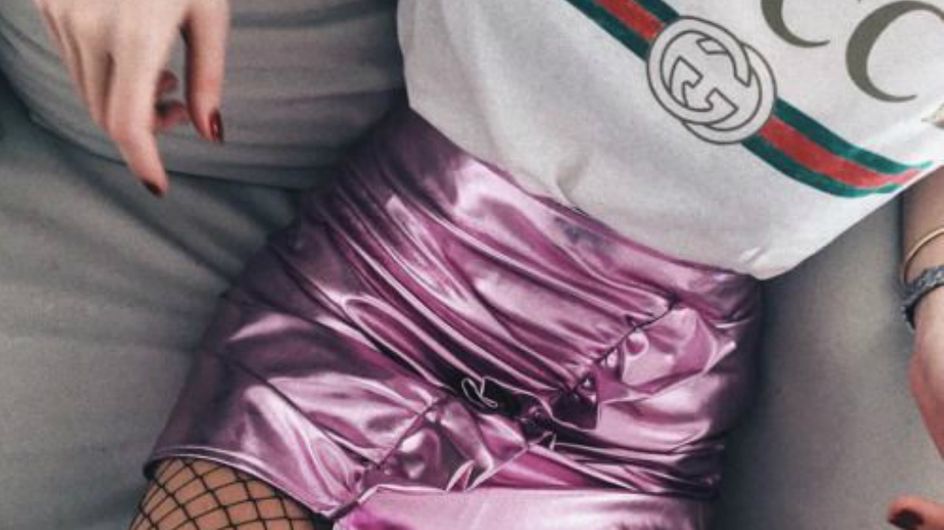 Trend atualizada: o look metálico da vez é colorido