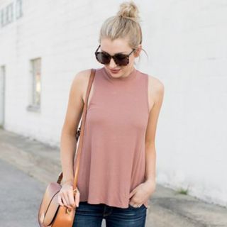 Decote high neck