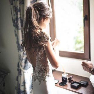Coleta con ondas - Peinados de novia
