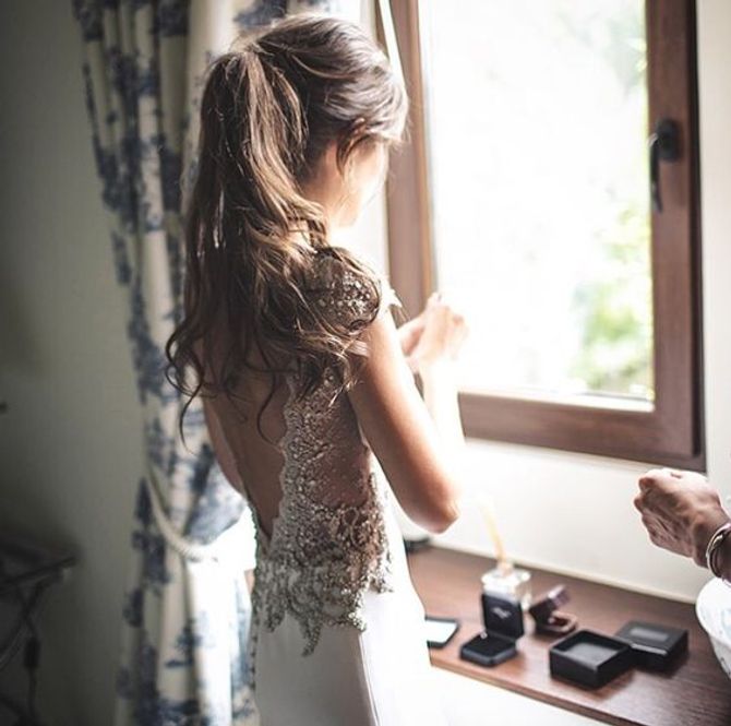 Coleta con ondas - Peinados de novia
