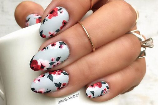 Manicura de flores: 50 diseños que querrás copiar