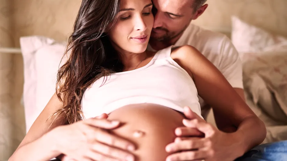 20 posturas para hacer el amor durante el embarazo