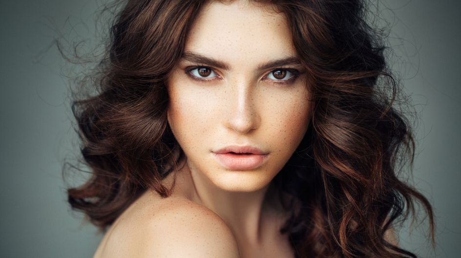 Cómo maquillar los ojos marrones: los mejores looks para resaltar tu mirada