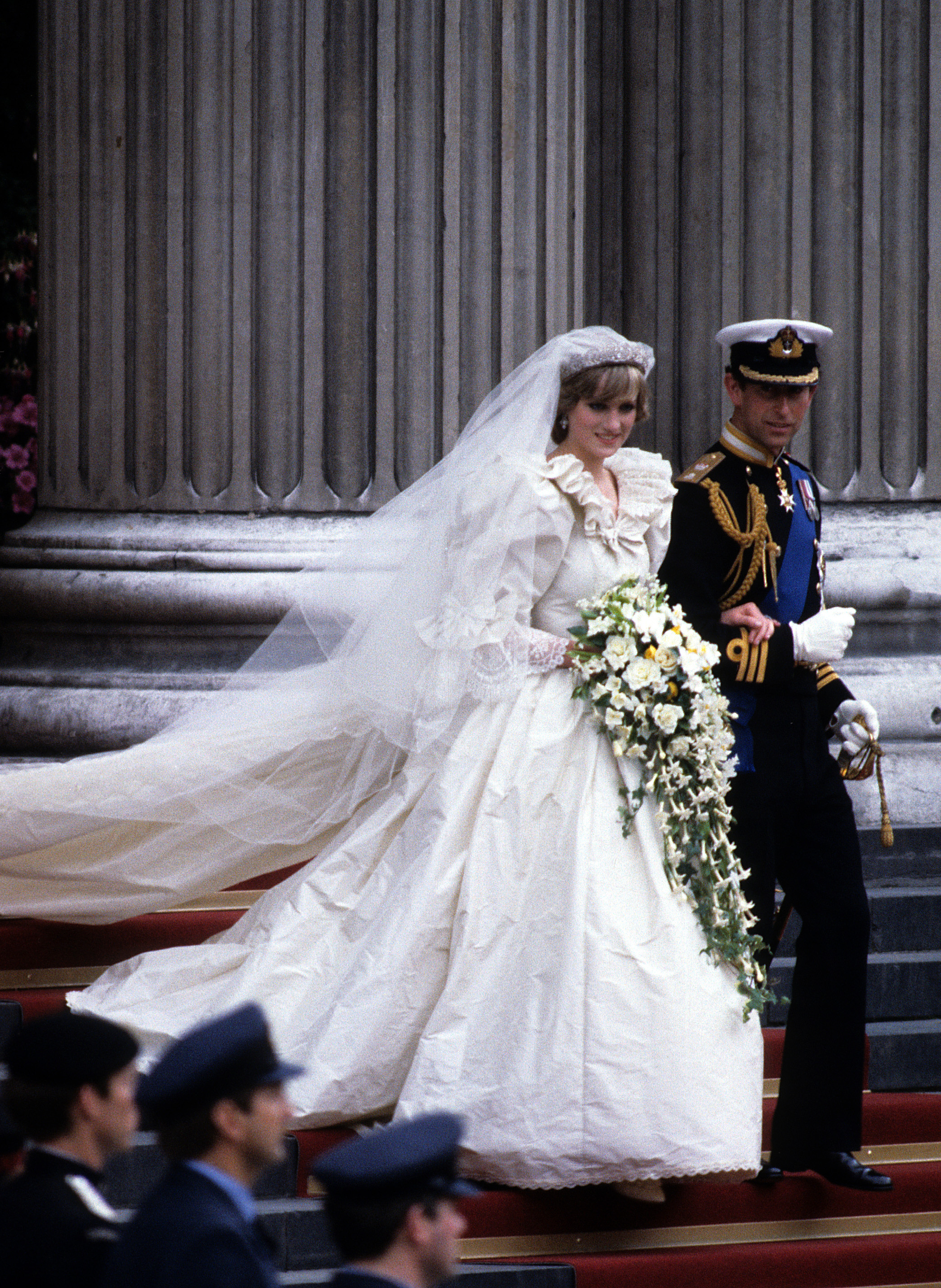 Royale Hochzeiten So Schon Waren Die Brautkleider Der Prinzessinnen