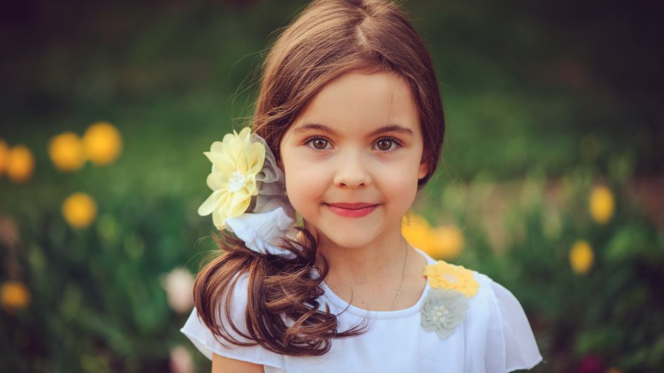 30 peinados con flores ideales para niñas