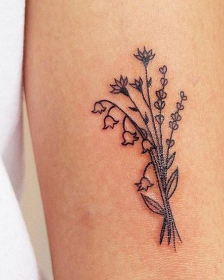 Ces tatouages de fleurs qui symbolisent ton mois de naissance