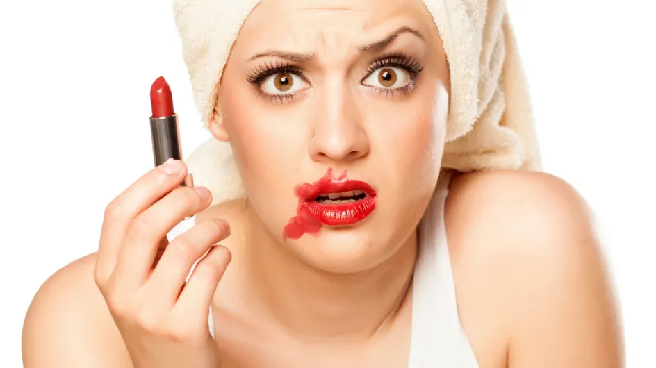Los grandes errores de maquillaje que cometes y deberías evitar