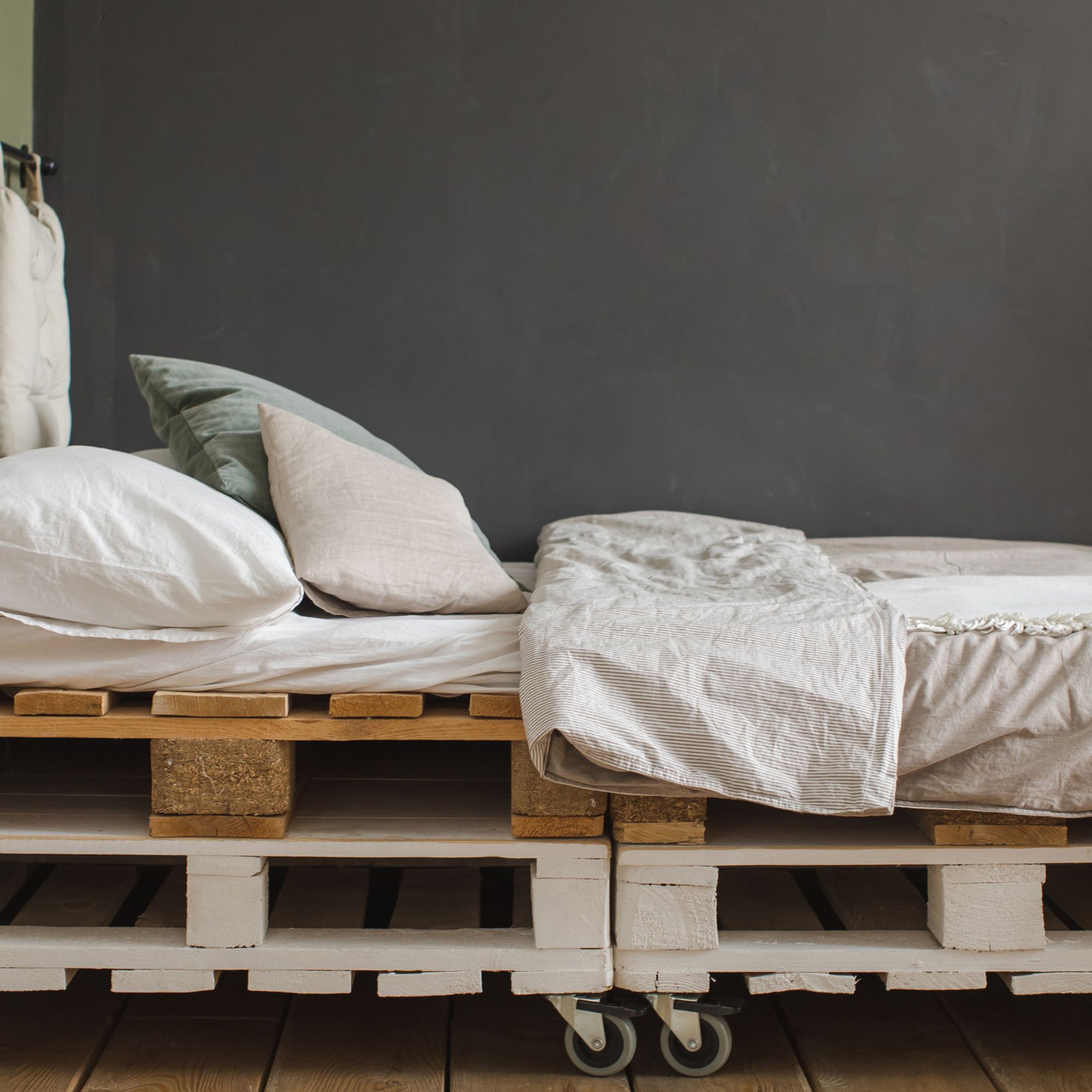 30 Idees De Lit En Palette Pour Une Chambre Stylee